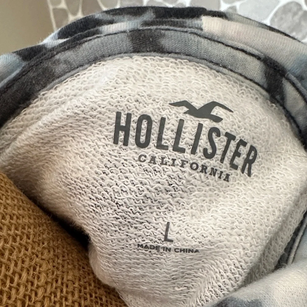 Hollister tie-dye cropped zip up hoodie